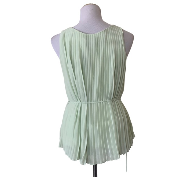 Banana Republic Pleated Sleeveless Blouse Honeydew Green NWT Size XS Tank Top - Picture 9 of 11
